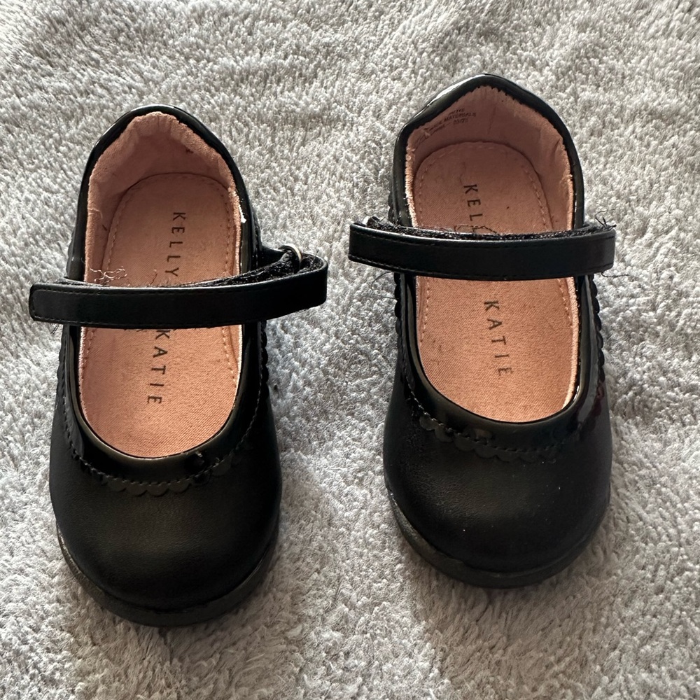 Little Girl Dress Shoes- Size 5